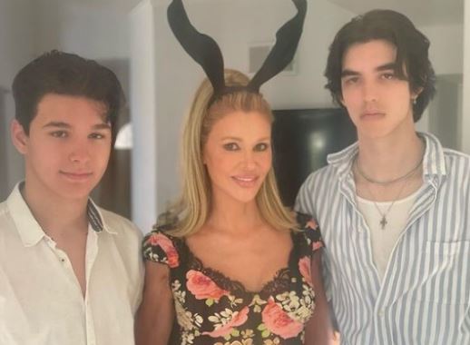 Jake Austin Cibrian with older brother Mason Cibrian and mom Brandi Glanville